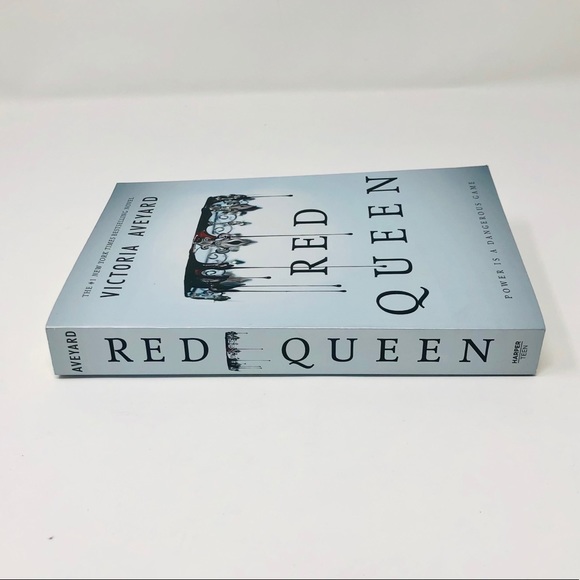 RED QUEEN VICTORIA AVEYARD SOFTCOVER BOOK - Picture 2 of 7